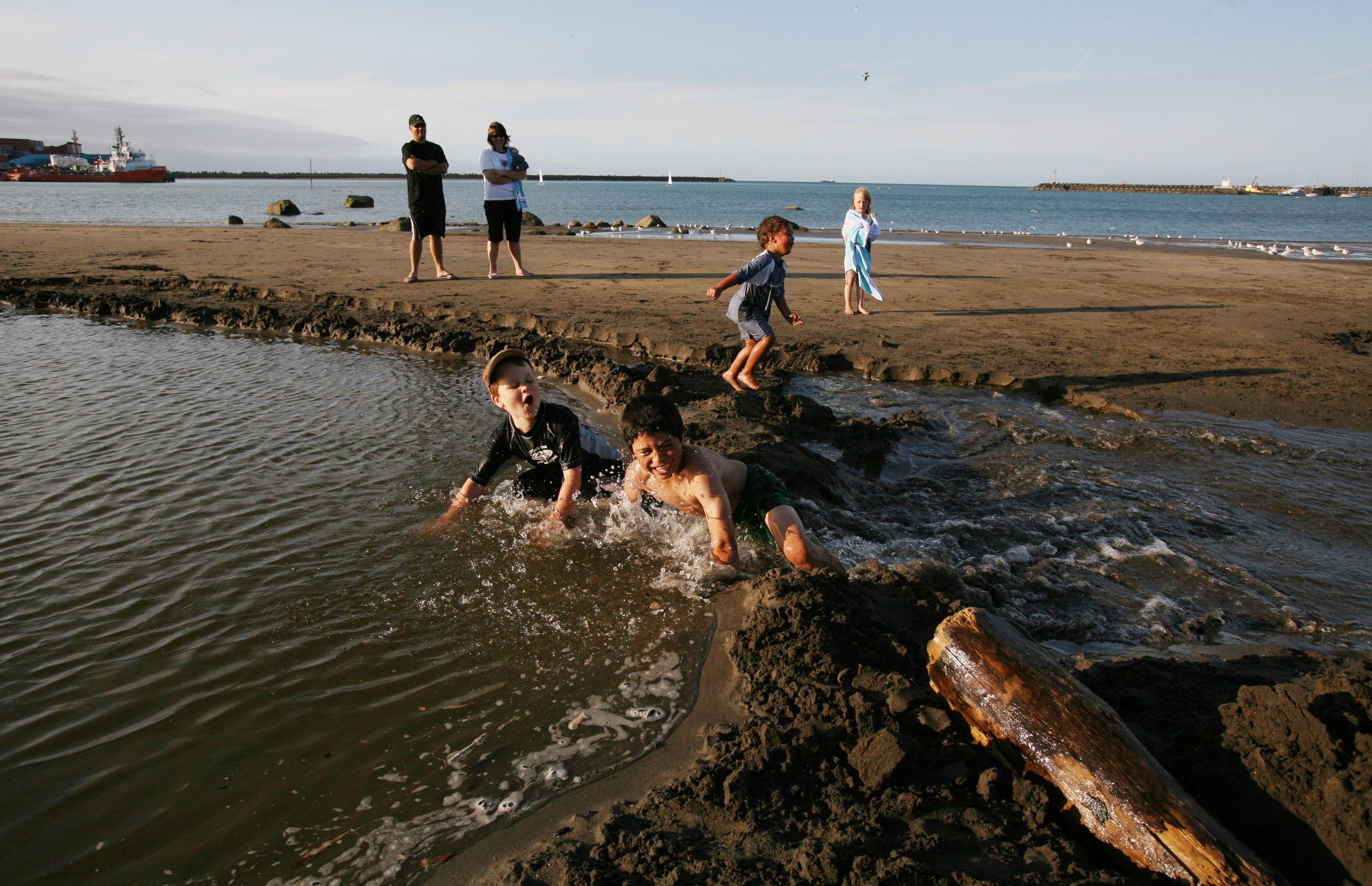 Ngāmotu Beach