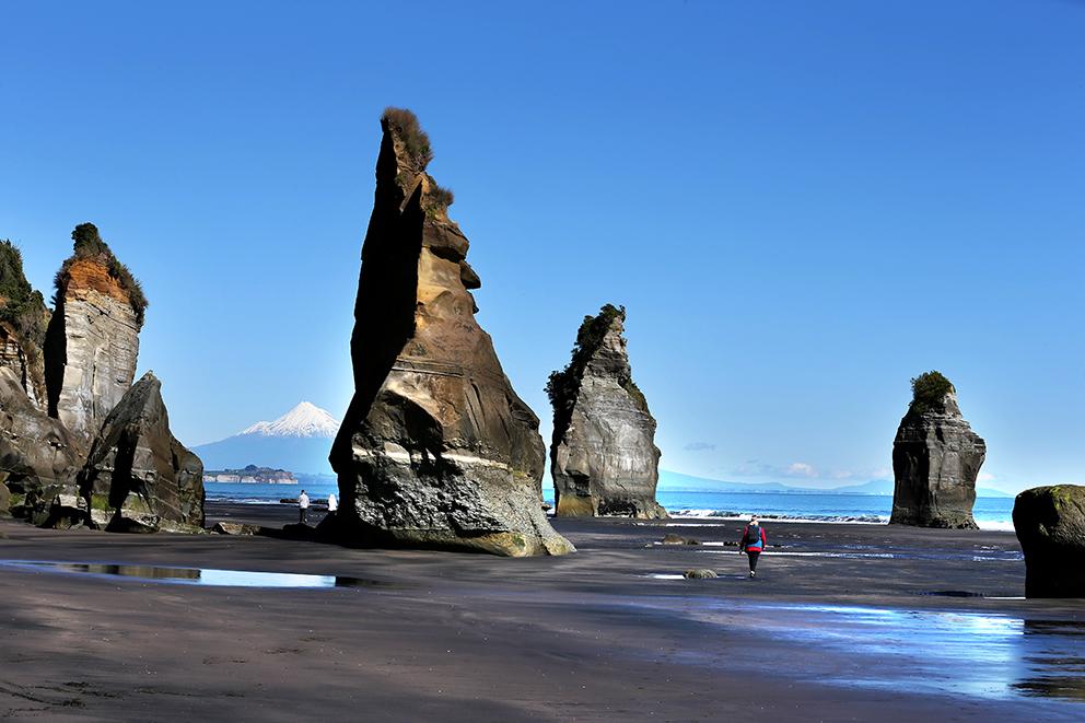 Three Sisters and Elephant Rock