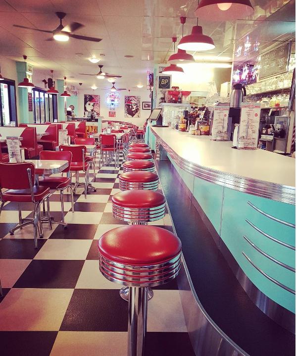 Deluxe Diner
