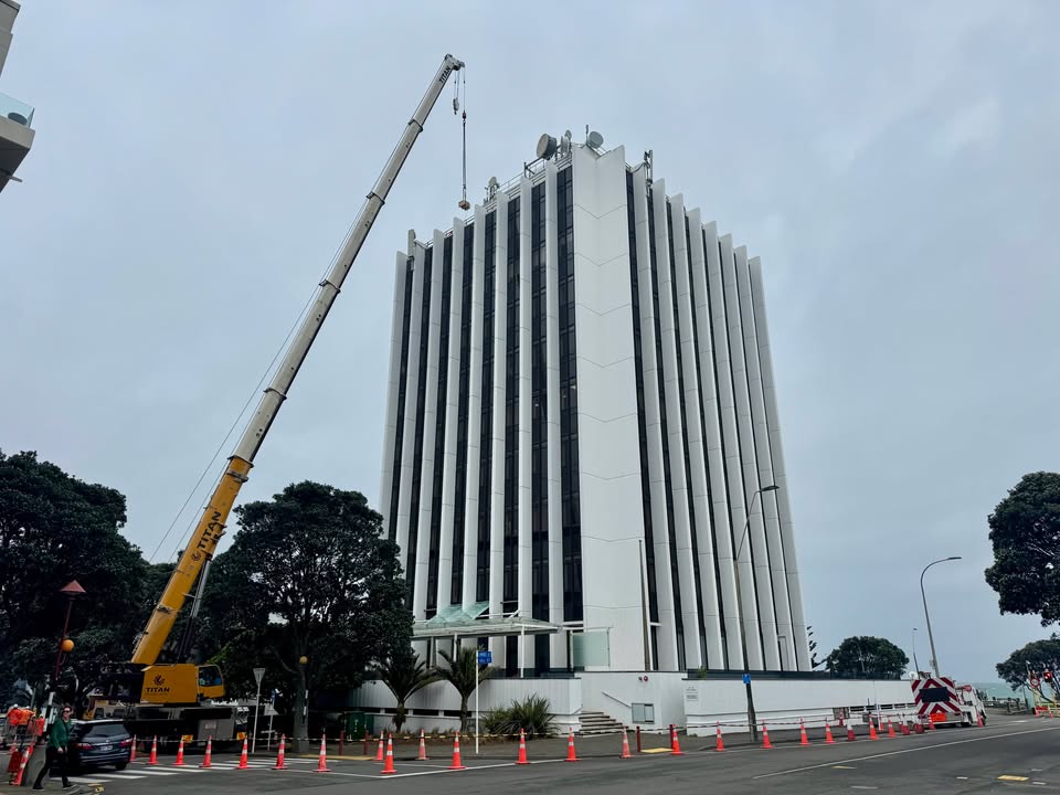 Anyone know what's happening with the Worley / State building?