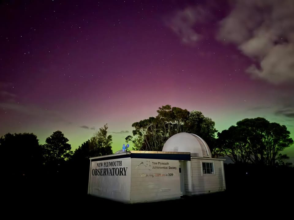 Just now from Marsland Hill. There’s a subtle pink still visible to the naked eye, brighter here than Mount Moturoa.…