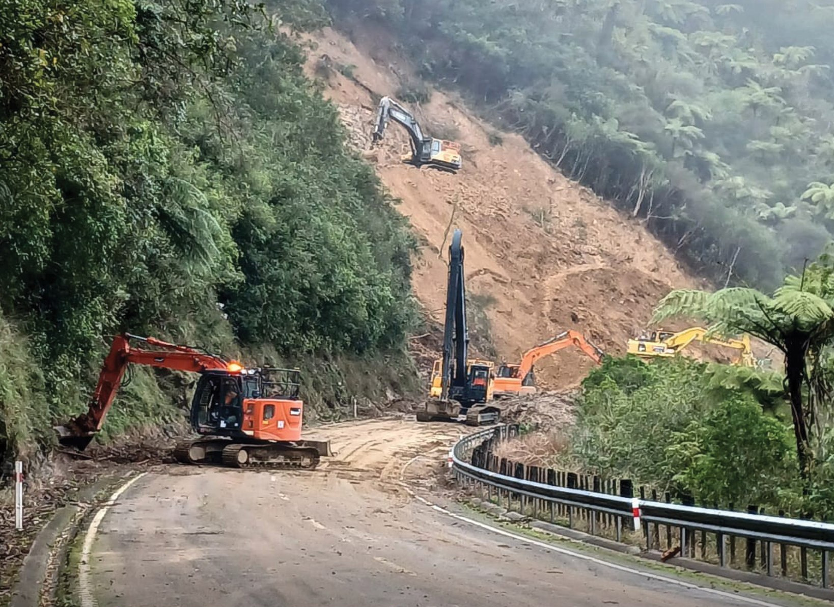 State Highway 3 Through Awakino Gorge Reopens Without Convoy