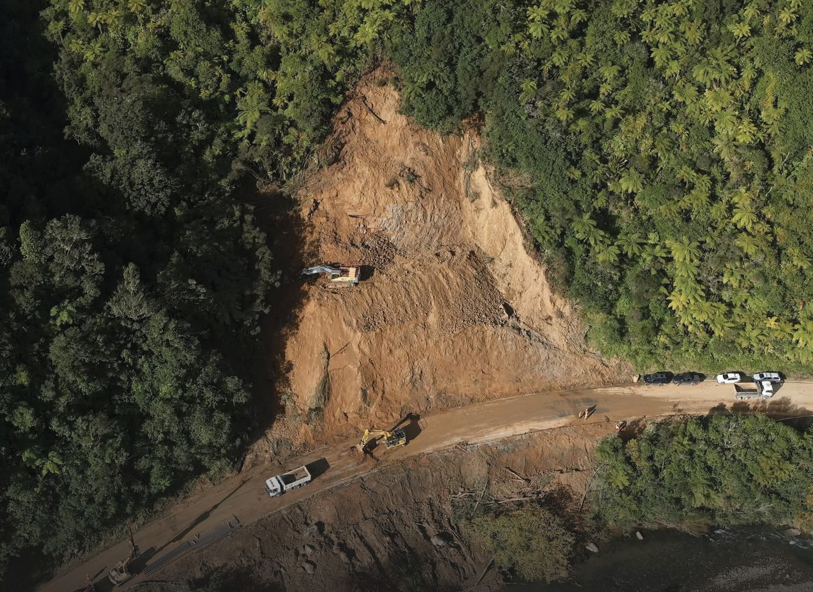 Eyewitness Shares Terrifying Experience as Slip Closes State Highway 3 at Awakino Gorge