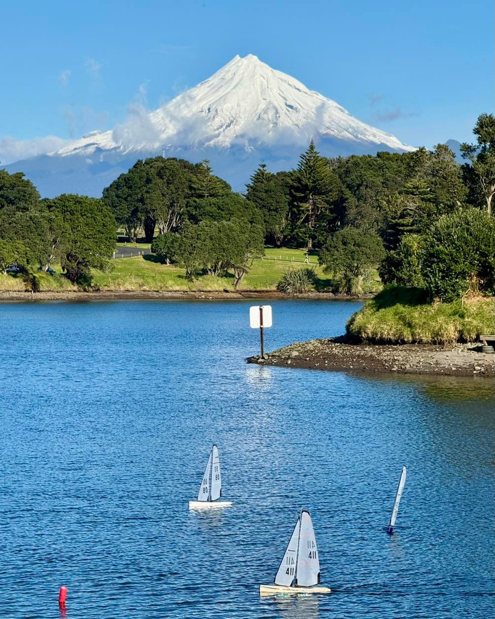 Photos: Lake Rotomanu and the New Plymouth Coastal Walkway